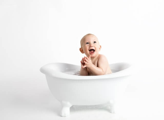 bébé-baignoire